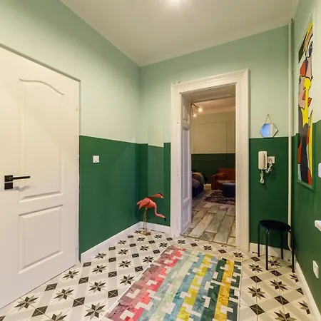 Cozy Modern Space At The Heart Of The Debrecín